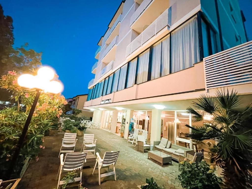 Hotel Sara*** Cesenatico Extérieur photo