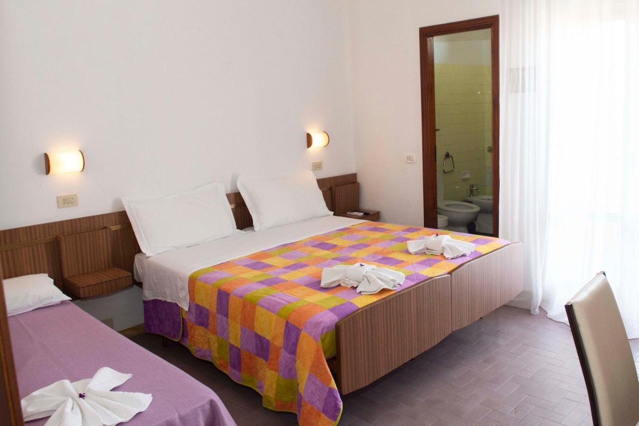Hotel Sara*** Cesenatico Extérieur photo