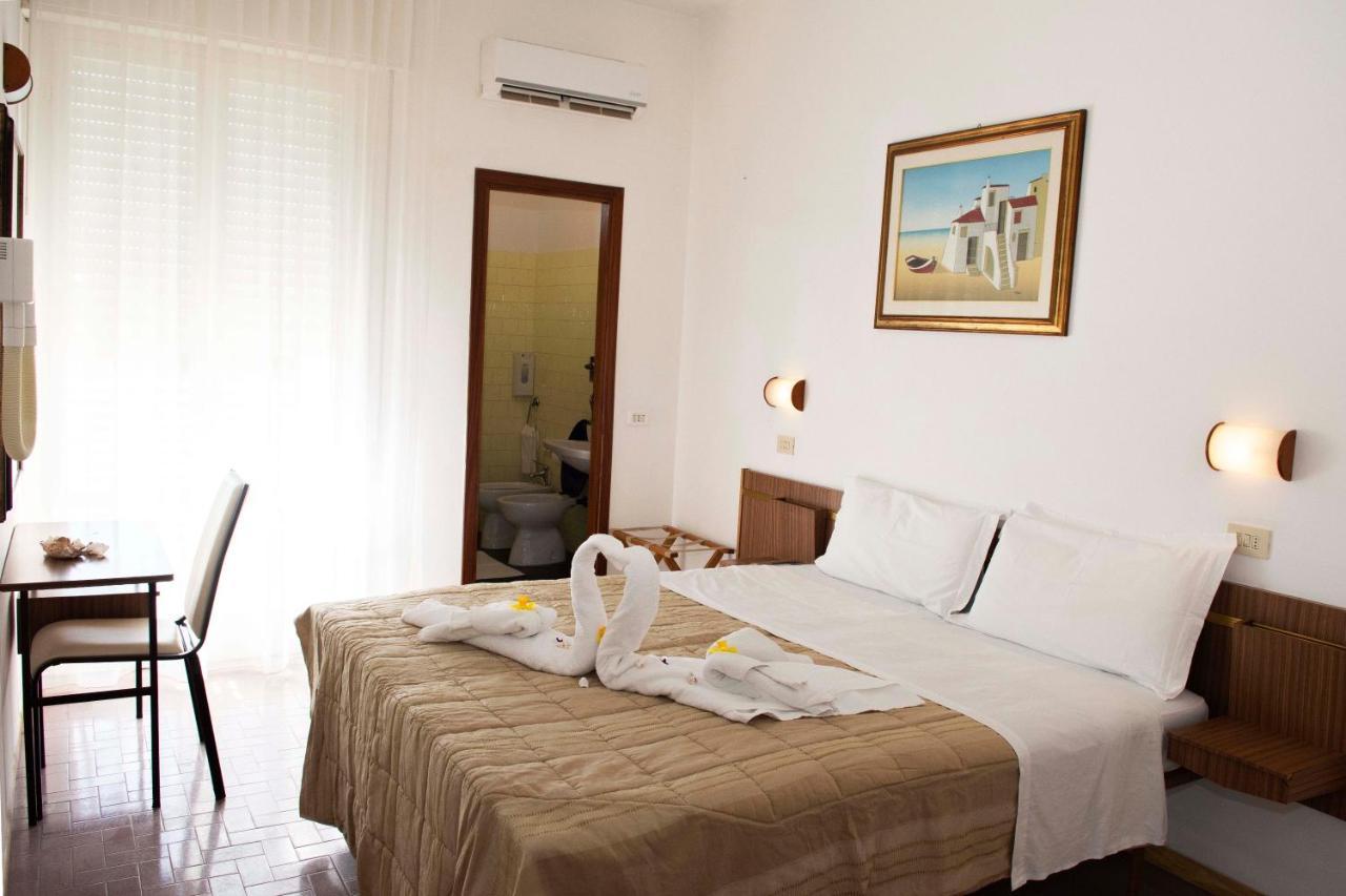 Hotel Sara*** Cesenatico Extérieur photo