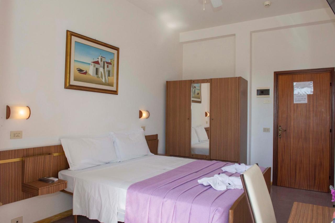 Hotel Sara*** Cesenatico Extérieur photo