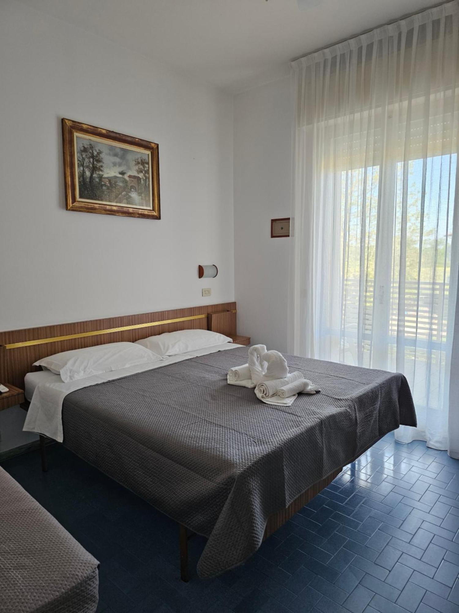 Hotel Sara*** Cesenatico Extérieur photo