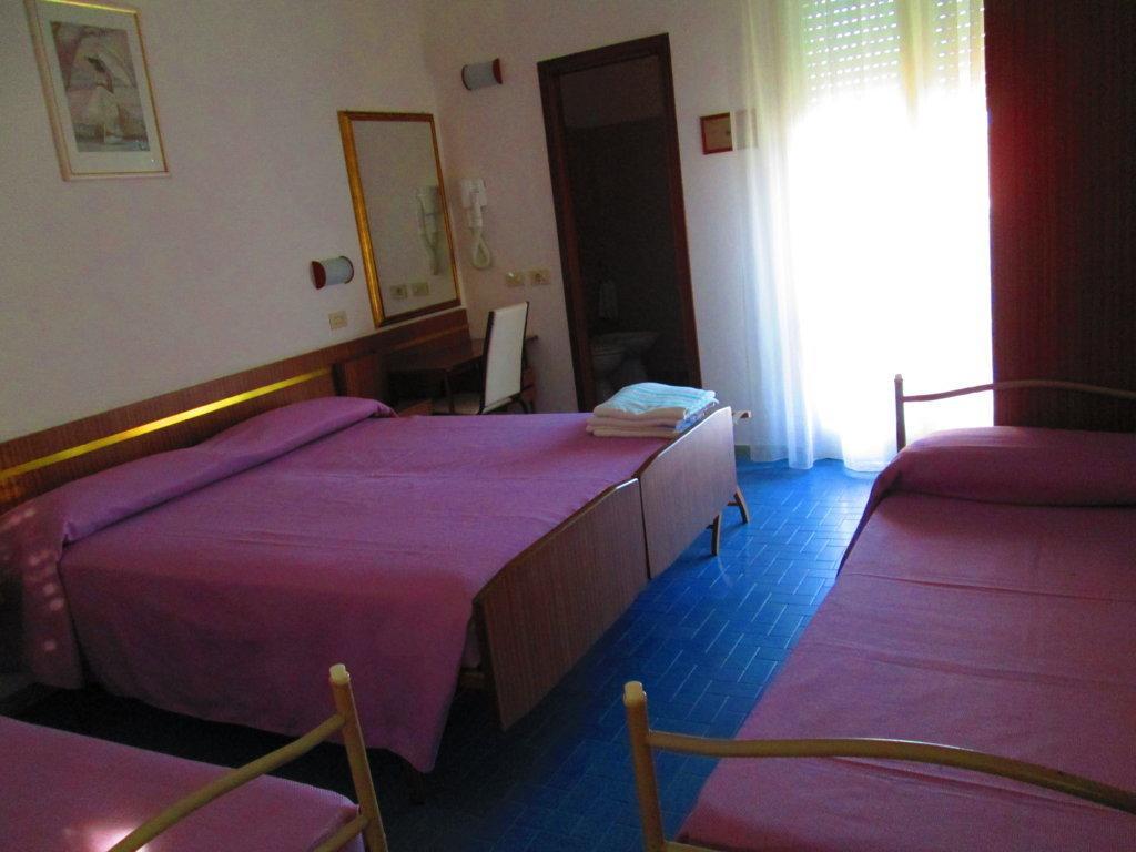 Hotel Sara*** Cesenatico Extérieur photo