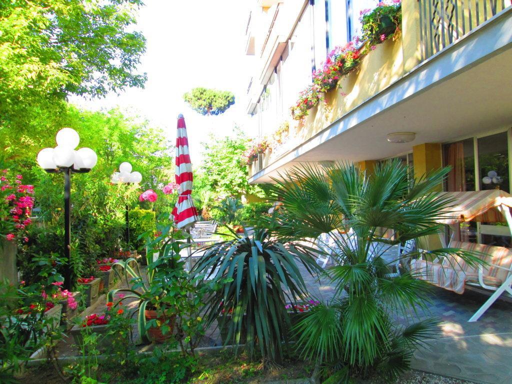 Hotel Sara*** Cesenatico Extérieur photo