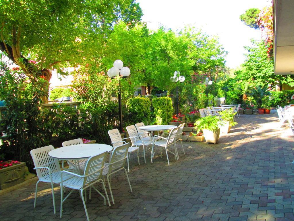 Hotel Sara*** Cesenatico Extérieur photo