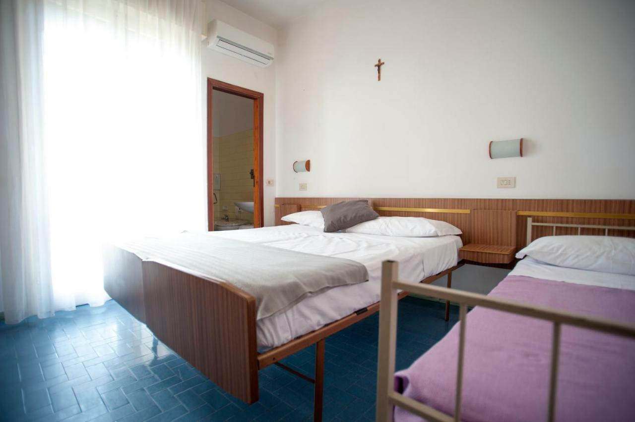 Hotel Sara*** Cesenatico Extérieur photo