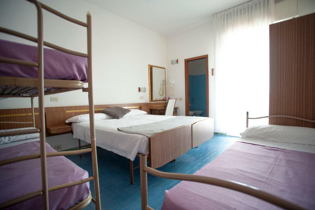 Hotel Sara*** Cesenatico Extérieur photo