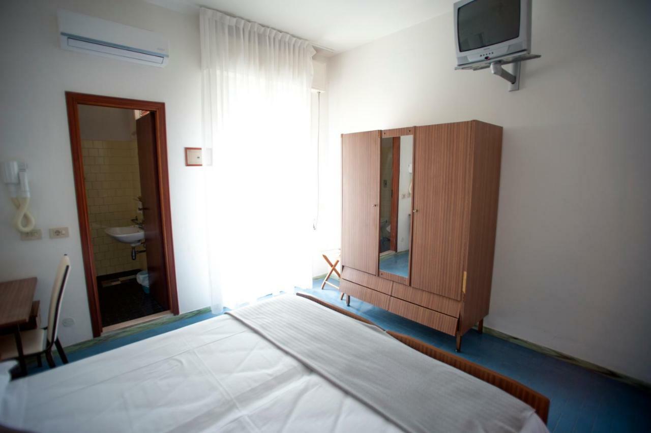 Hotel Sara*** Cesenatico Extérieur photo