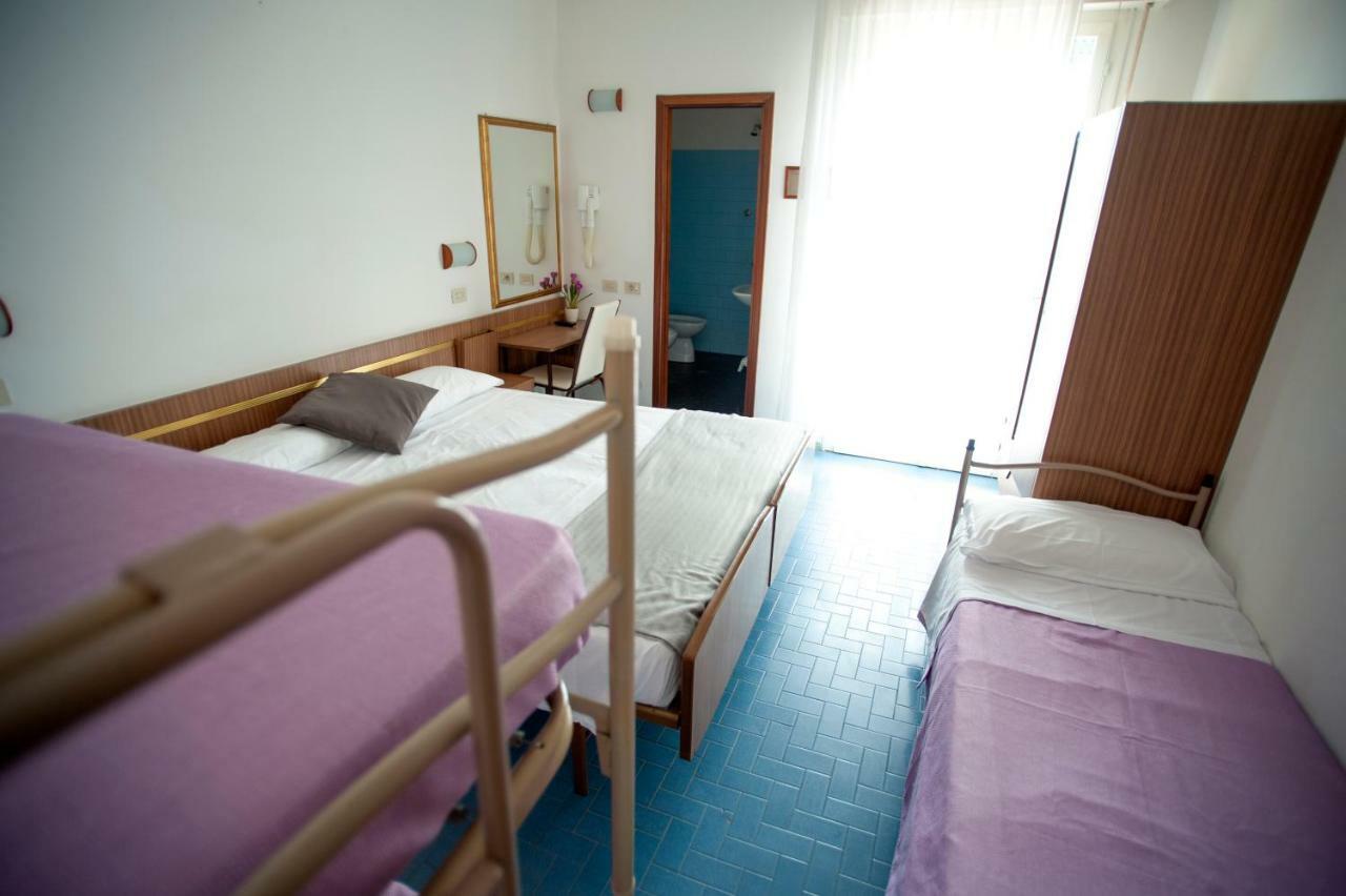 Hotel Sara*** Cesenatico Extérieur photo